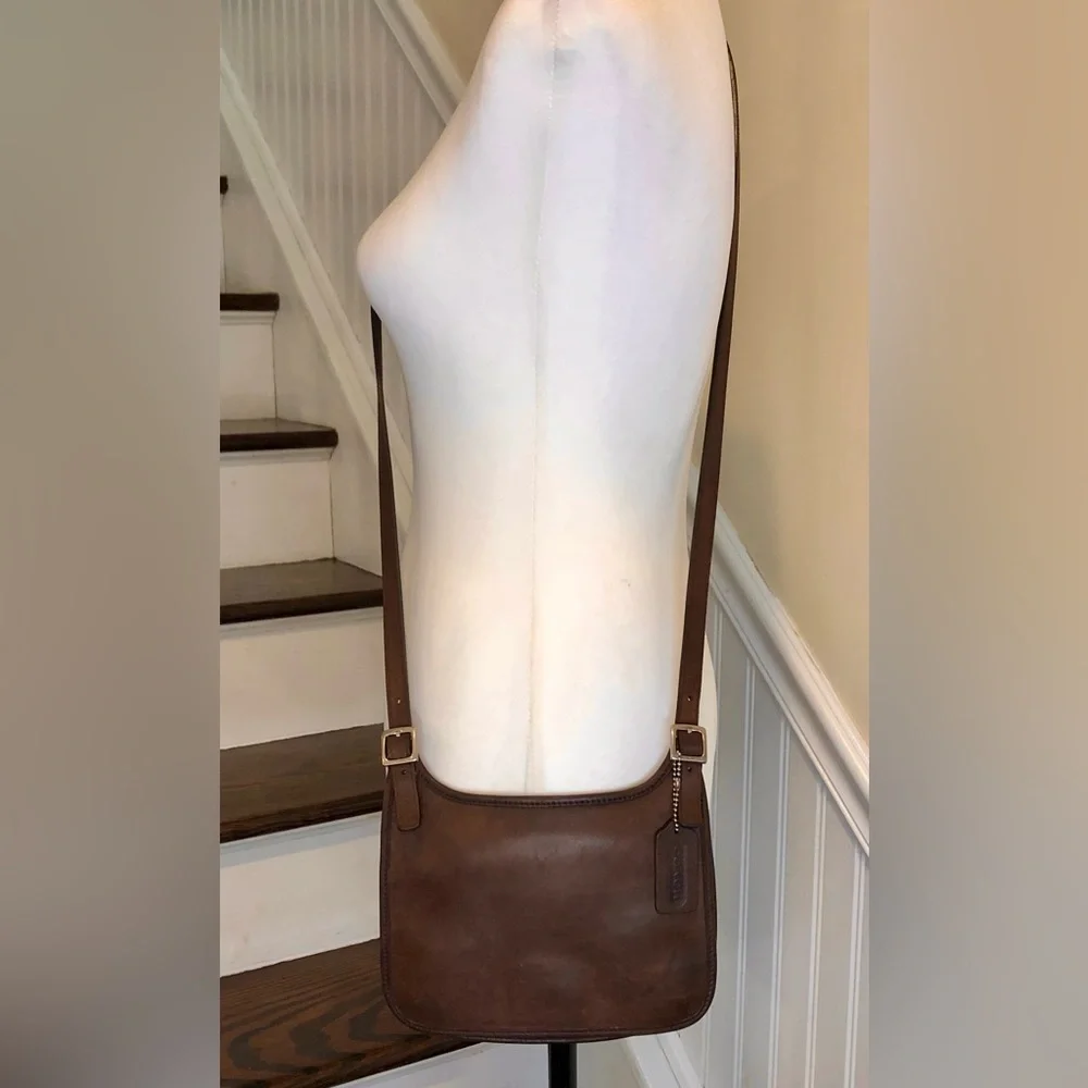 Vintage COACH Mahogany Leather Swingaway Crossbody Bag Silver Hardware 9142